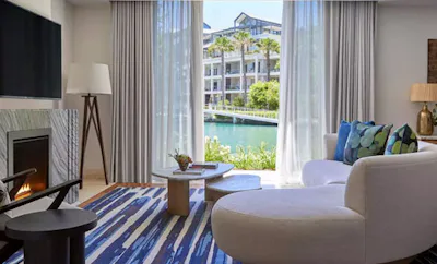 One-Bedroom Island Suite