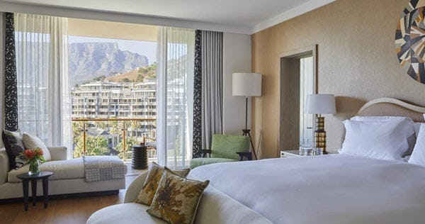 one-and-only-cape-ttown-south-africa-one-bedroom-marina-mountain-grand-suite-02_2524