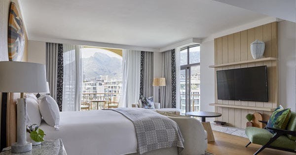 one-and-only-cape-ttown-south-africa-one-bedroom-marina-mountain-suite-02_2524