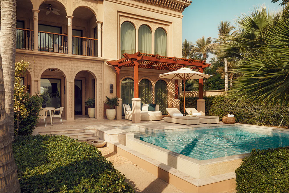 one-and-only-the-palm-dubai-beachfront-junior-suite-with-pool-01_2083