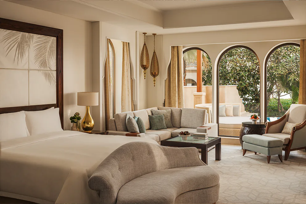 one-and-only-the-palm-dubai-beachfront-junior-suite-with-pool-02_2083