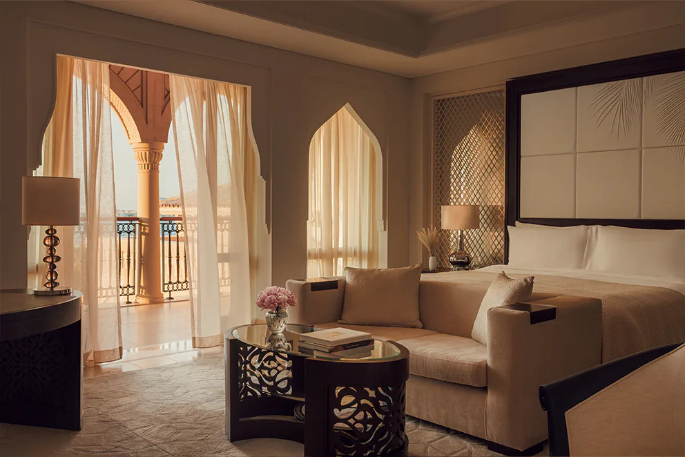 one-and-only-the-palm-dubai-two-bedroom-palm-manor-family-room_2083