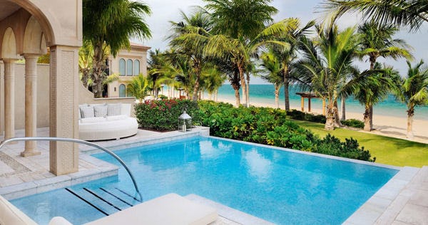 PALM BEACH EXECUTIVE SUITE WITH POOL