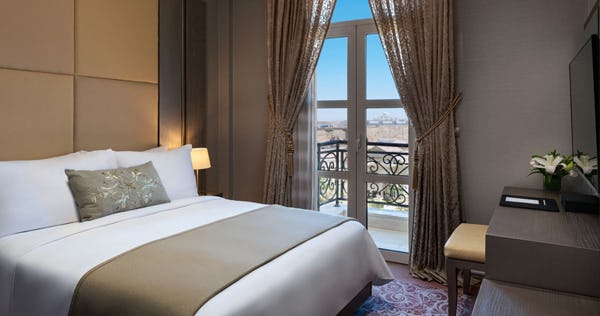 one-bedroom-apartment-the-st-regis-almasa-hotel-cairo_12203