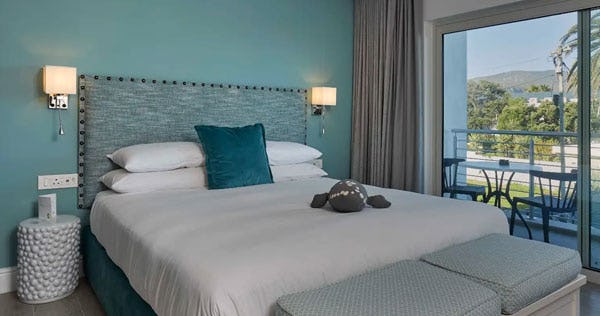 one-marine-drive-boutique-hotel-deluxe-room_11871
