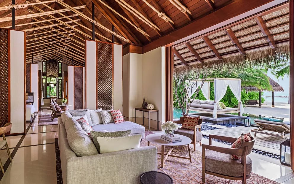 GRAND BEACH VILLA WITH POOL