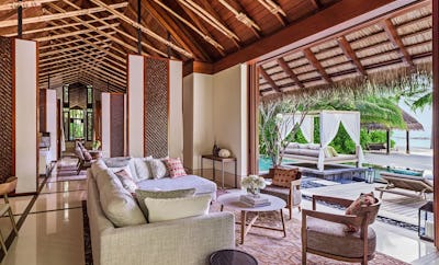 GRAND BEACH VILLA WITH POOL