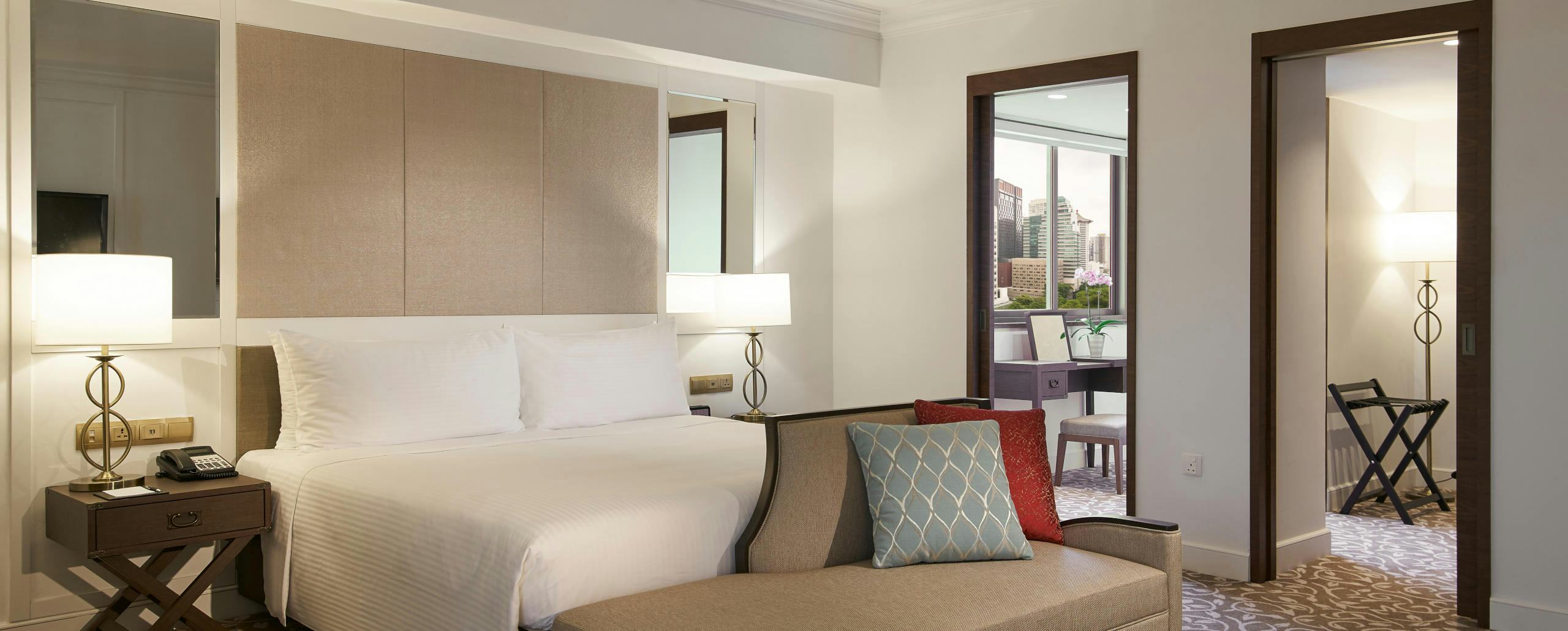 orchard-rendezvous-hotel-singapore-suite-room_954