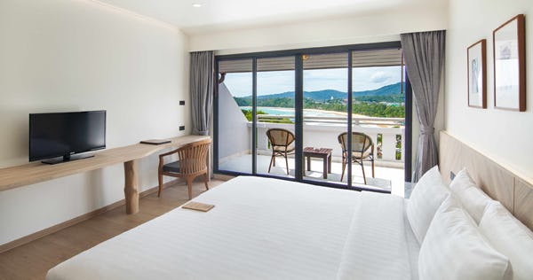 orchidacea-resort-phuket-deluxe-room-with-sea-view-01_6739