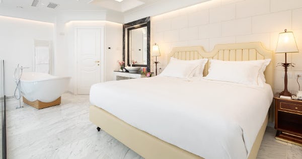 ortea-palace-luxury-hotel-italy-junior-suite-duplex-with-sea-view-01_11721