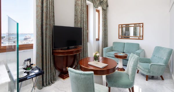 ortea-palace-luxury-hotel-italy-junior-suite-duplex-with-sea-view-03_11721