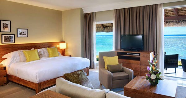 outrigger-mauritius-beach-resort-beach-front-junior-suite-01_3950