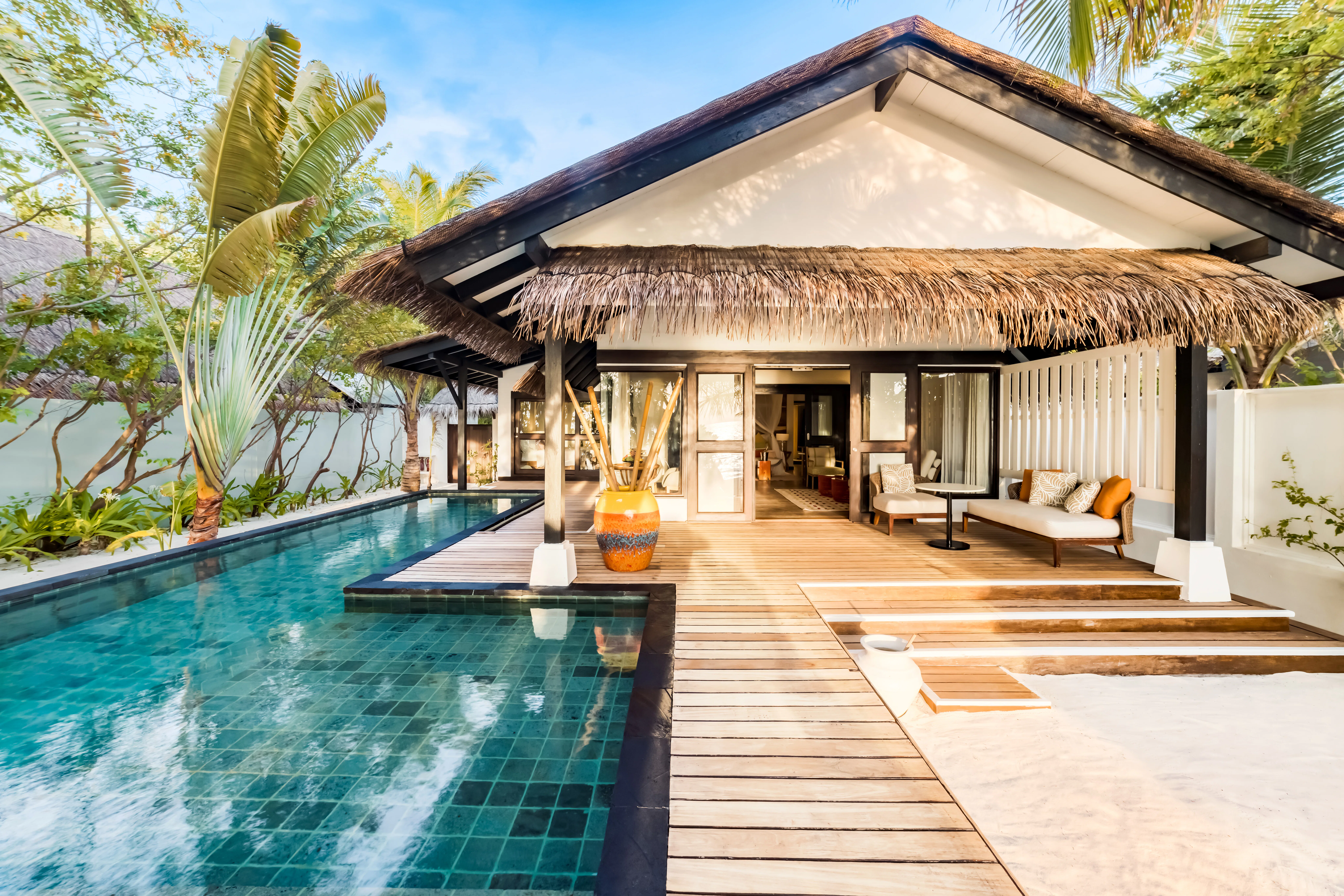 ozen-life-maadhoo-maldives-earth-pool-pavilion-01_7165