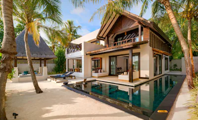 Earth Pool Reserve 3BR