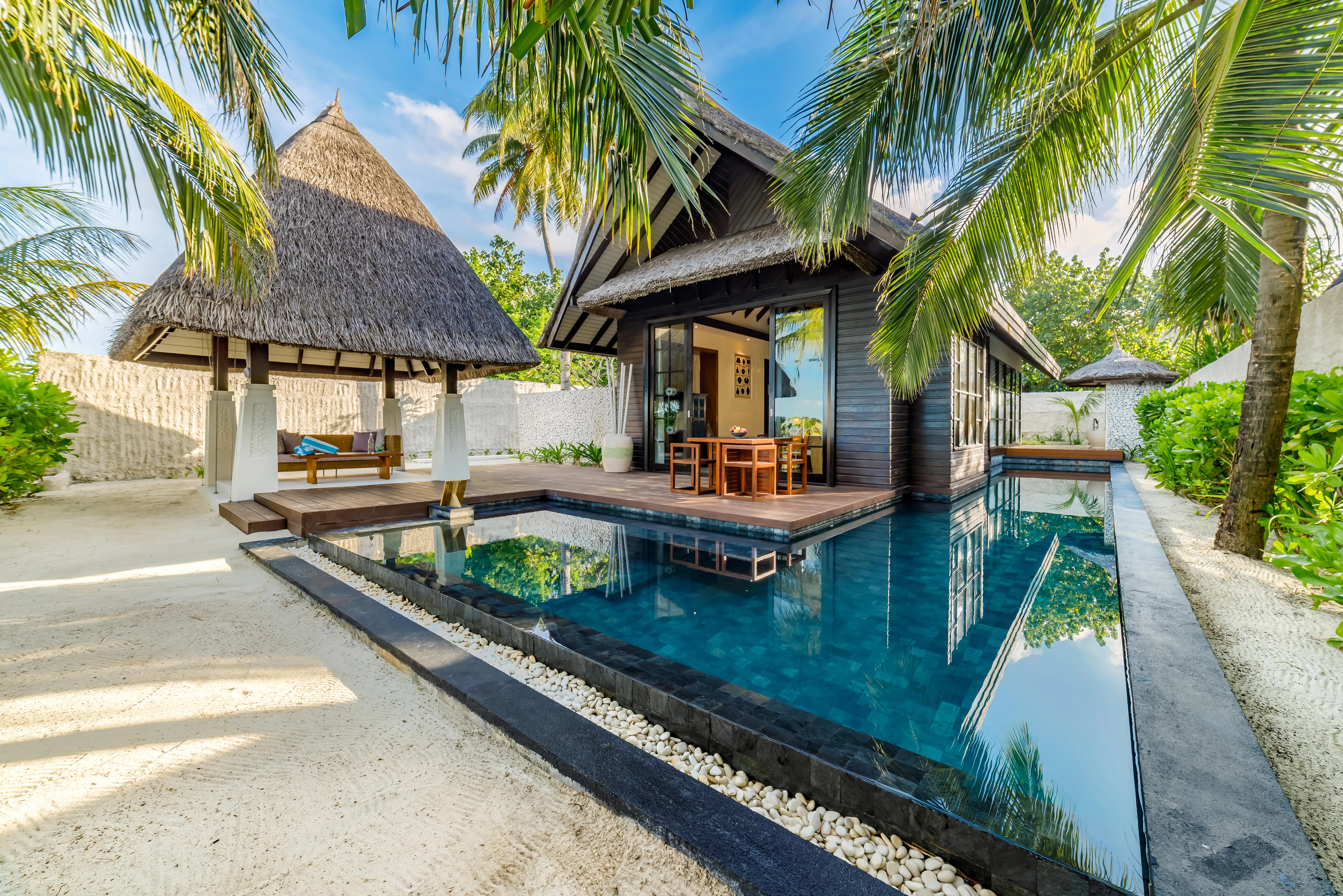 ozen-reserve-bolifushi-maldives-earth-pool-villa-sunrise-01_2266