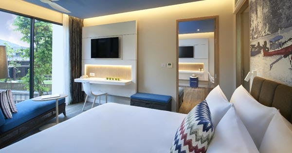 ozo-phuket-one-bedroom-suite-pool-balcony_10696