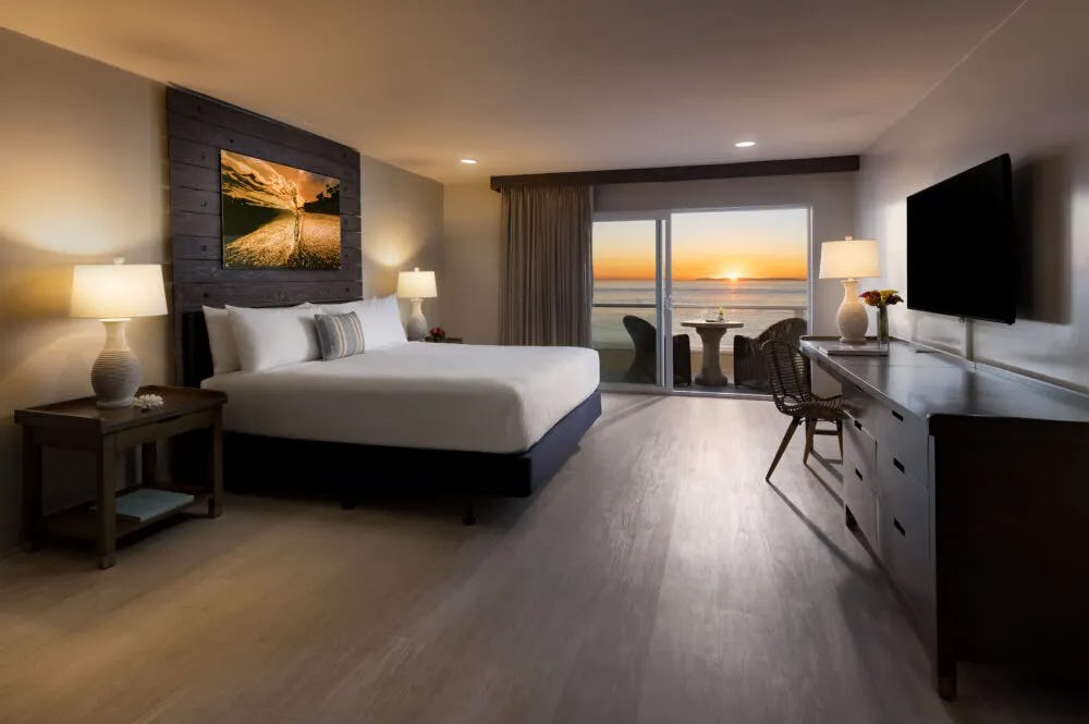 Oceanfront King Bed with Balcony