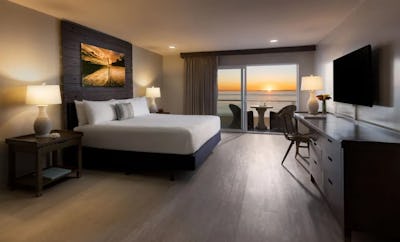 Oceanfront King Bed with Balcony