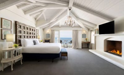 Oceanfront Two Bedroom Pacific Suite with Balcony