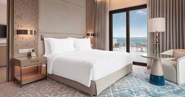 palace-beach-resort-fujairah-executive-suite-ocean-view-01_11662