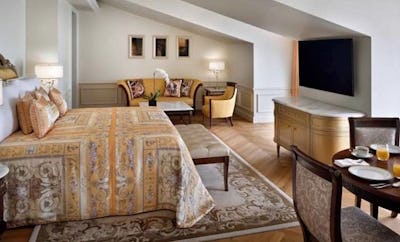 Premier Versace Club Room Creek View