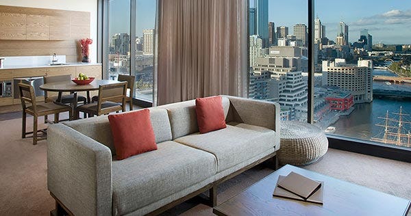 pan-pacific-melbourne-two-bedroom-city-skyline-suite_10489