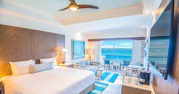 panama-jack-resorts-cancun-junior-suite-oceanfront-01_2098