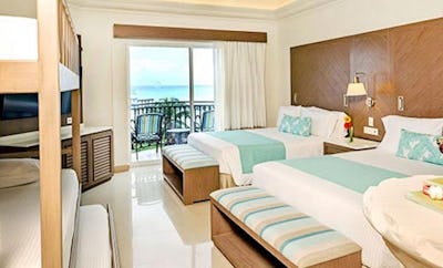 FAMILY JUNIOR SUITE OCEANFRONT