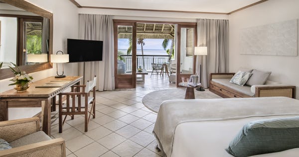 paradise-beachcomber-golf-resort-and-spa-mauritius-junior-suite-beachfront-02_2026