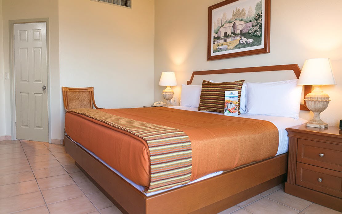 paradise-village-beach-resort-and-spa-puerto-vallarta-mexico-two-bedroom-suite-01_9254