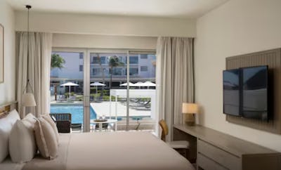 Master Suite Swim-Up