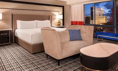 Versailles Premium Suite 1 King