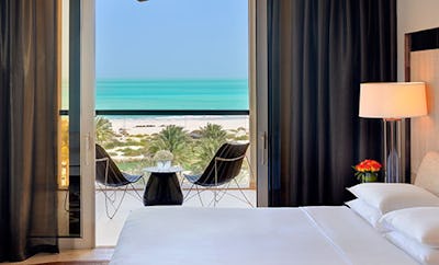 1 King Bed with Sea View