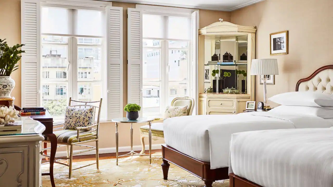 2 Twin Beds City View