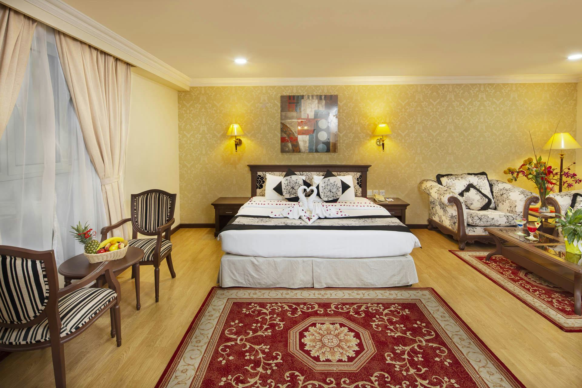 pars-international-hotel-deluxe-room-king-bed_8025