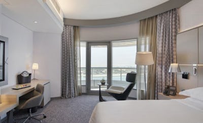 One Bedroom Suite - Club Lounge Access