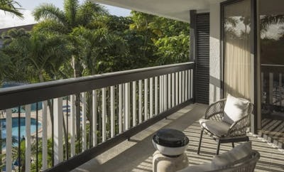 Premium Pool View Room