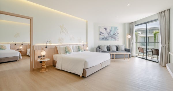 Grand Family Pool View