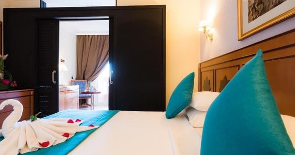 Large family room Garden view