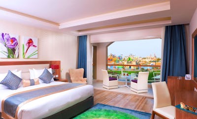 Family Suite with Pool View