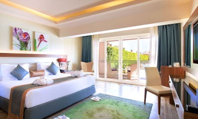 King Suite with Pool View