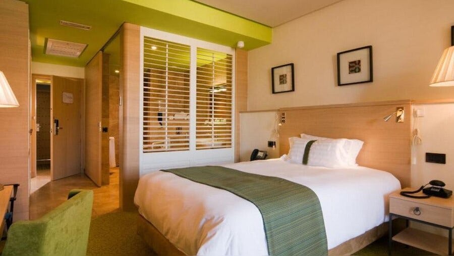 Deluxe Room Golf Course View