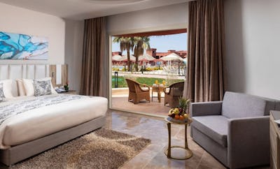 Bungalow with Garden View