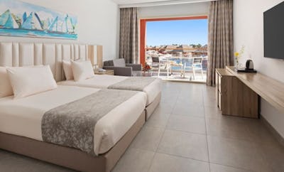 Deluxe Room With Pool View