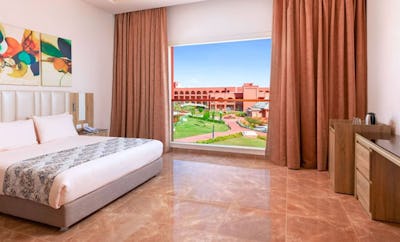 Junior Suite with Garden View