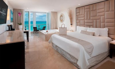 Superior Honeymoon Suite