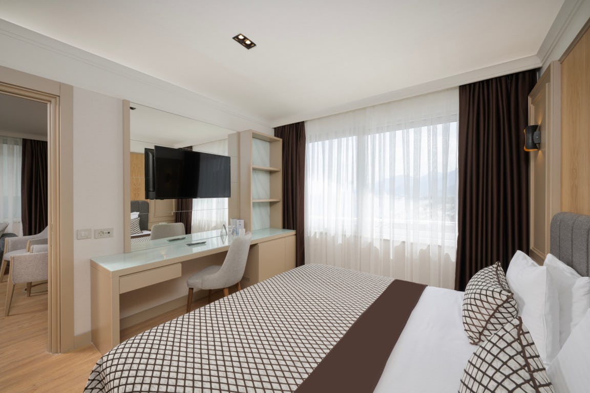 porto-bello-hotel-resort-and-spa-antalya-turkey-junior-suite-01_8152
