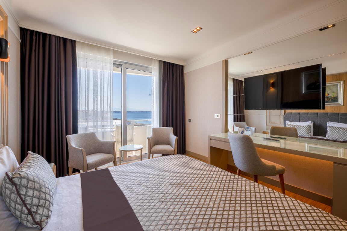 porto-bello-hotel-resort-and-spa-antalya-turkey-standard-room-01_8152