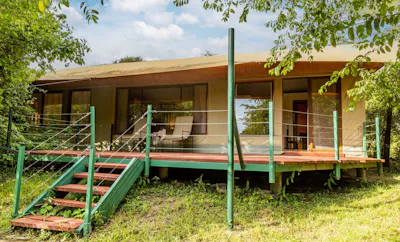 Luxury River View Cottage