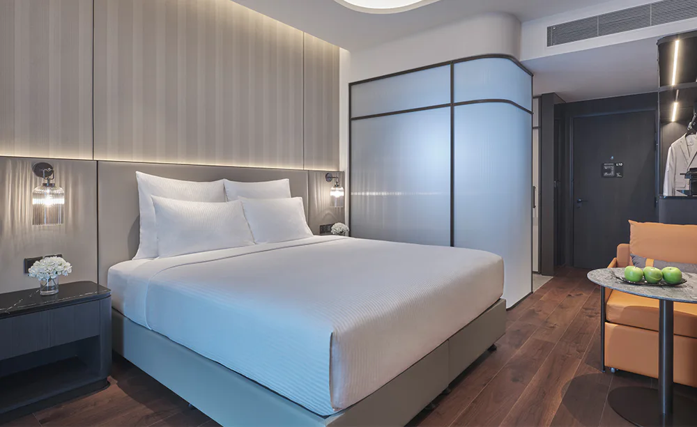 pullman-singapore-hill-street-deluxe-room_13716